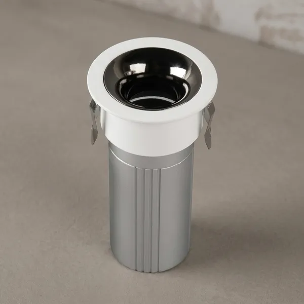 White_Round_Recessed_LED_Downlight_with_Anti_Glare_Reflector