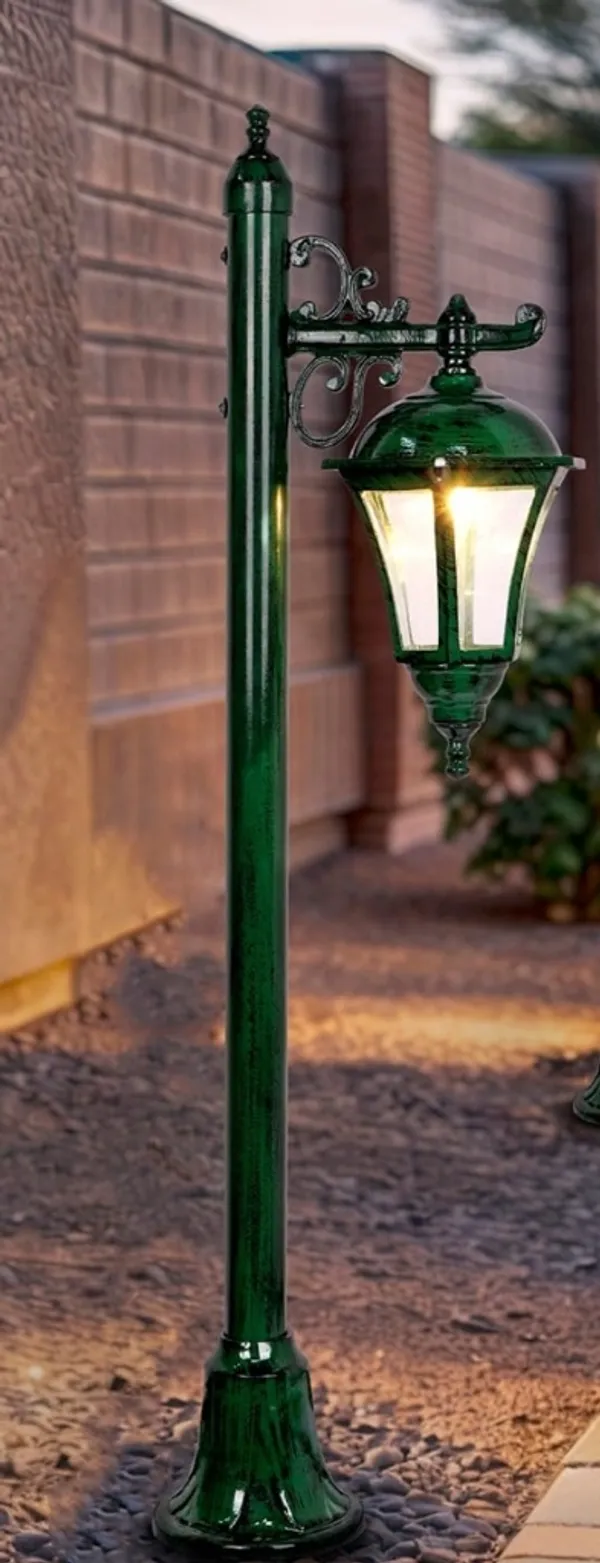 Green_Ornate_Outdoor_Garden_Lamp_Post