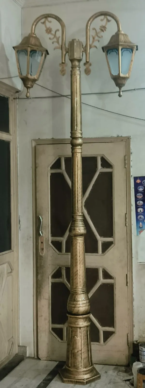 Antique_Brownass_Finish_Double_Head_Outdoor_Lamp_Post