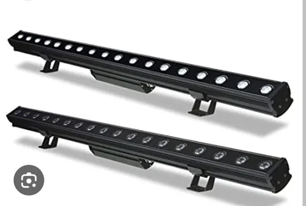 Black_Pair_LED_Light_Bars_with_Mounting_Brackets