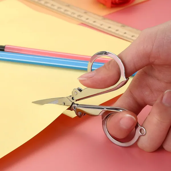 Silver_Folding_Scissor_3.5Inch_Used_In_Crafting_And_Cutting_Purposes_For_Childrenâ€™S_And_Adults.