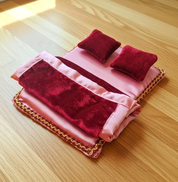 Pink_Velvet_And_Satin_Laddu_Gopal_Ji_Bed
