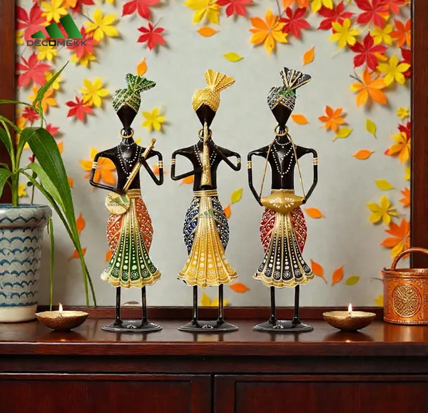 Gold_Metal_And_Long_Kerala_Water_Boat_Showpiece_And_Pen_Stand_And_Standard_For_Home_Decor