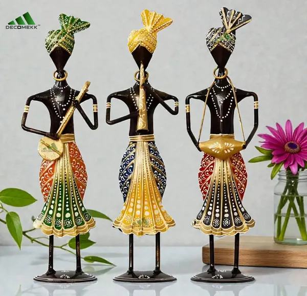 Gold_Metal_And_Long_Kerala_Water_Boat_Showpiece_And_Pen_Stand_And_Standard_For_Home_Decor