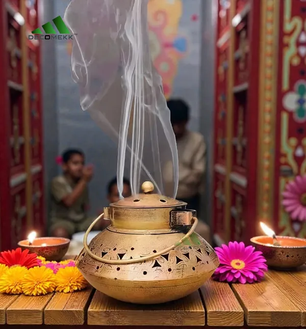 Gold_Degchi_Small_Handi_Degchi_Tea_Light_Dhoop_Candle_Holder_Kapoor_Dani_Small_Kitchen_Item_Indian_Traditional_Brass_Utensils_Miniature_Brass_Kitchenware_Ethnic_Small_Brass_Pots_Decoration_Puja_Room