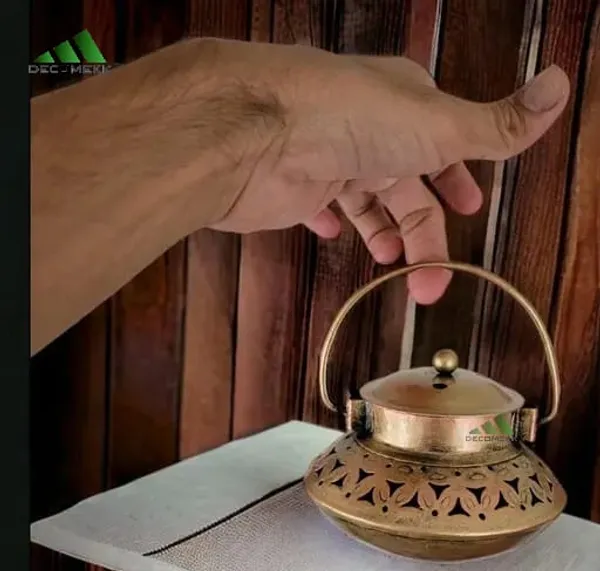 Gold_Degchi_Small_Handi_Degchi_Tea_Light_Dhoop_Candle_Holder_Kapoor_Dani_Small_Kitchen_Item_Indian_Traditional_Brass_Utensils_Miniature_Brass_Kitchenware_Ethnic_Small_Brass_Pots_Decoration_Puja_Room