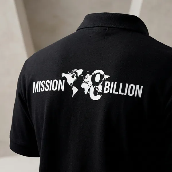 T_Shirt_8_Billion_Black