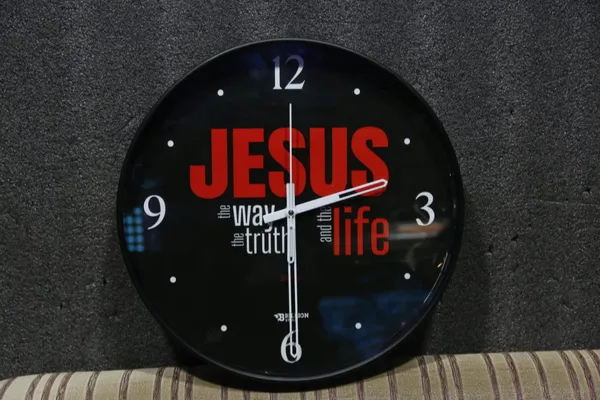 CLOCK_BIG__Jesus_the_way_truth_and_the_life