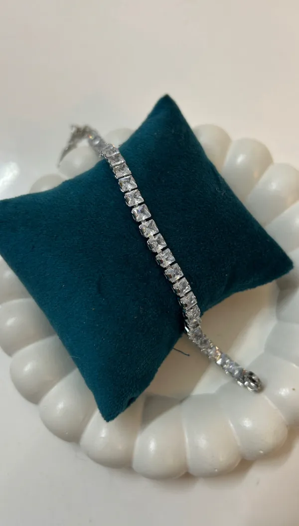 Silver_Tone_Alloy_Tennis_Bracelet_For_Women_And_Girls