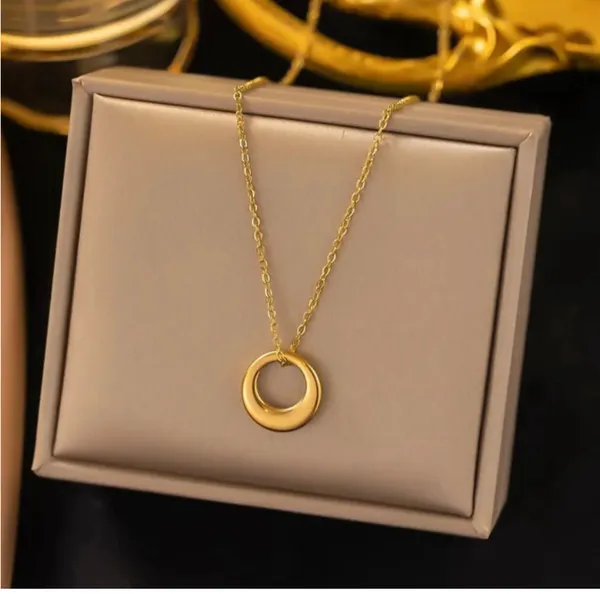 Golden_Finish_Alloy_Moon_Chain_For_Women_And_Girls