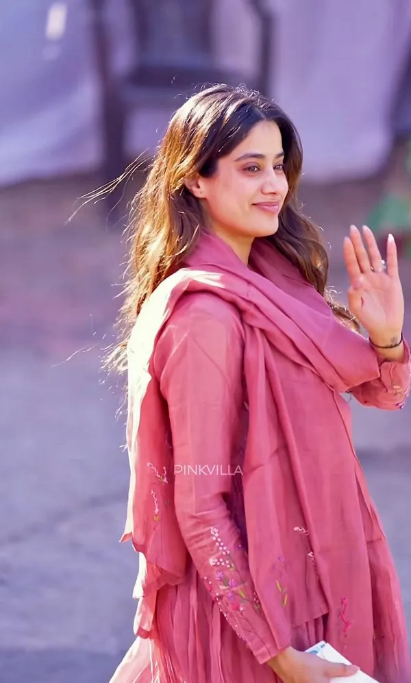 Janvi_Kapoor_Mauve_Pink_Designer_Pure_Banarasi_Mul_Chanderi_Suit_Set*👗