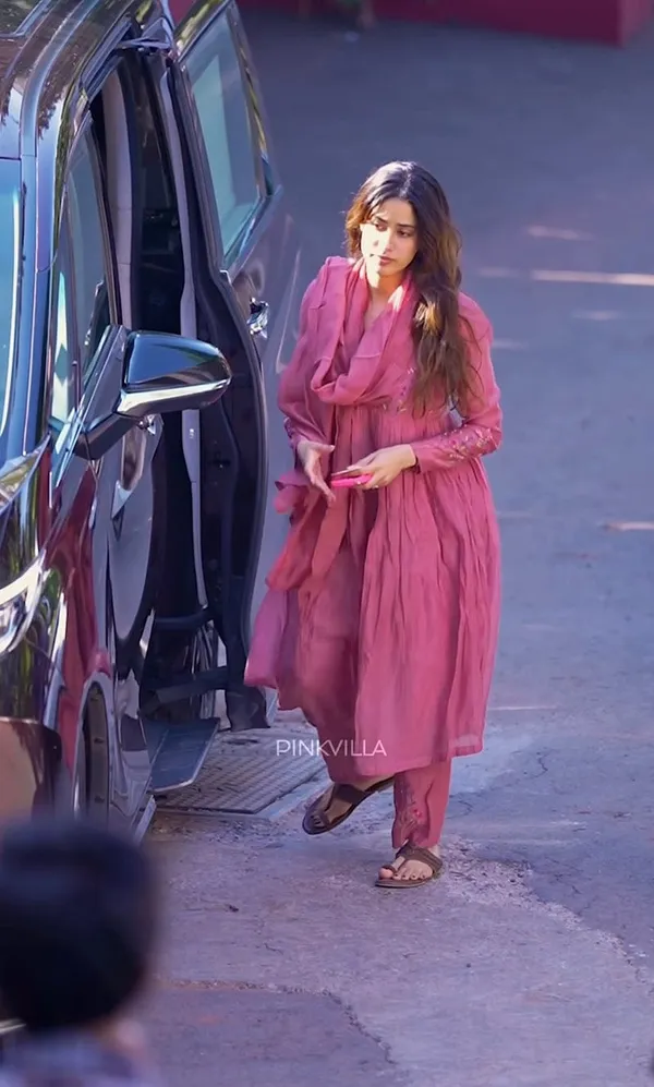 Janvi_Kapoor_Mauve_Pink_Designer_Pure_Banarasi_Mul_Chanderi_Suit_Set*👗