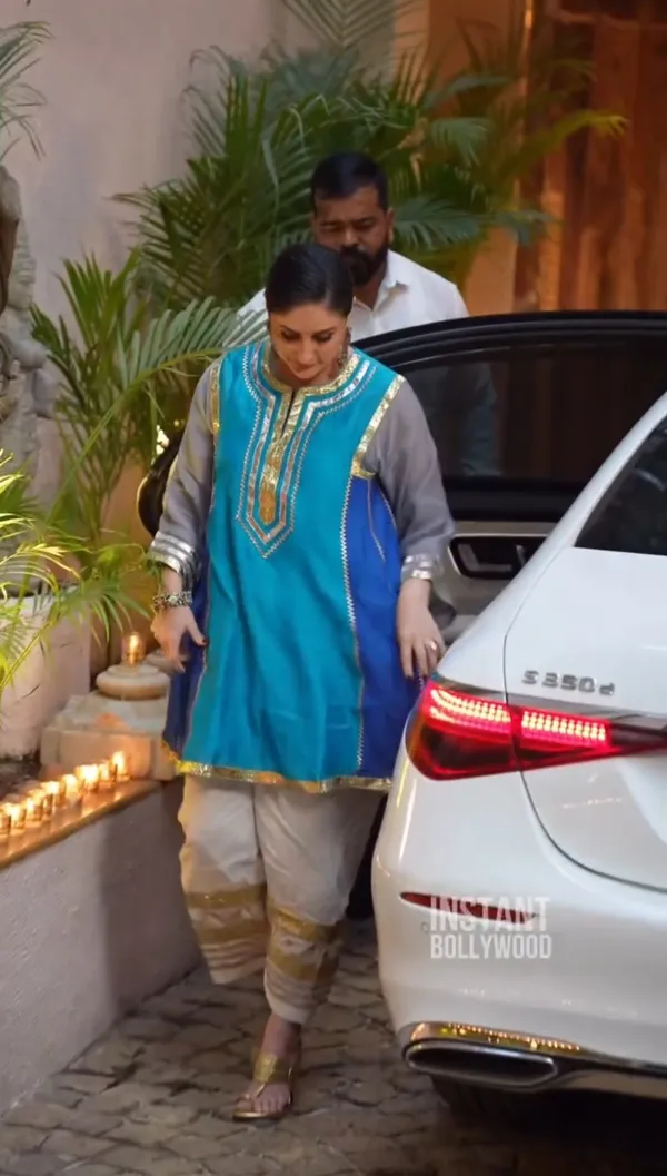 Kareena_Kapoor_Blue_Cotton_Kurta_Plazzo_Set
