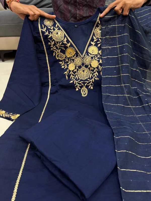 Shreya_Ghoshal_Navy_Blue_Designer_Pure_Satori_Silk_With_Embroidery_(3piece)_Suit_Set