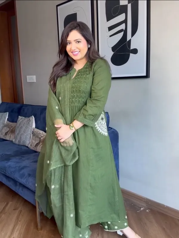 Olive_Green_Beautiful_Pure_Cotton_60_60_Suit_Set