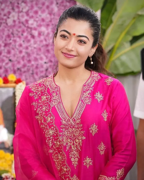 Rashmika_Mandanna_Rani_Pink_Premium_Embroidered_Kurti_Set