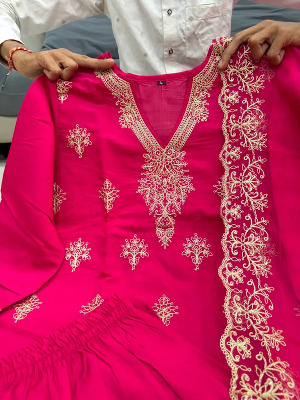 Rashmika_Mandanna_Rani_Pink_Premium_Embroidered_Kurti_Set