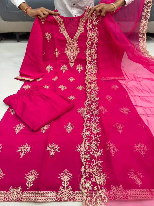Rashmika_Mandanna_Rani_Pink_Premium_Embroidered_Kurti_Set