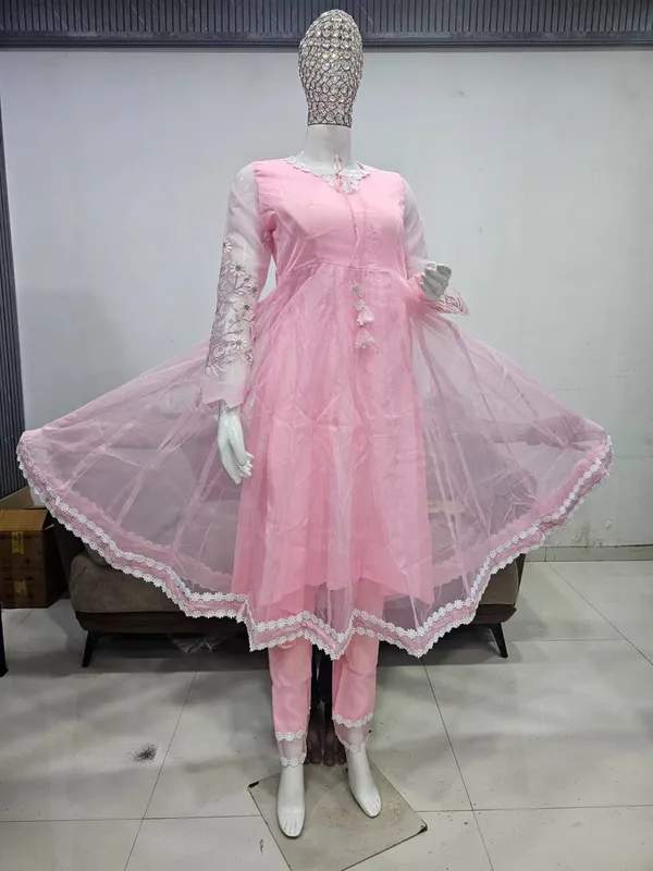 Sanaya_Pink_Organza_Suit_Set