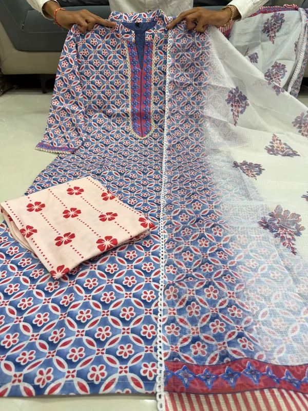 Tejasswi_Prakash_Indigo_Bloom_Classy_Printed_Lilan_kurti_Set
