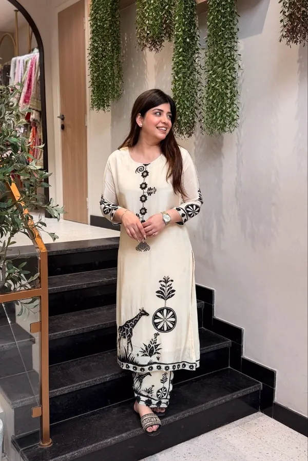 Zadu_Ivory_Mulberry_Silk_Begru_Print_Suit_Set