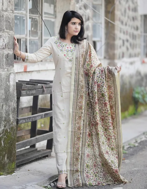 Aqua_Blue_And_Off_White_Cotton_Flex_Floral_Printed_Kurta_Set_Pack_Of_2_For_Women