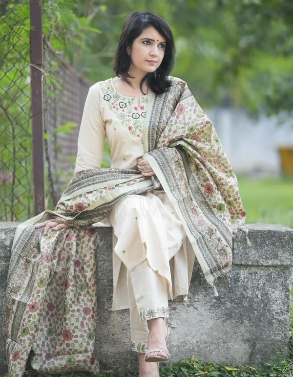 Aqua_Blue_And_Off_White_Cotton_Flex_Floral_Printed_Kurta_Set_Pack_Of_2_For_Women