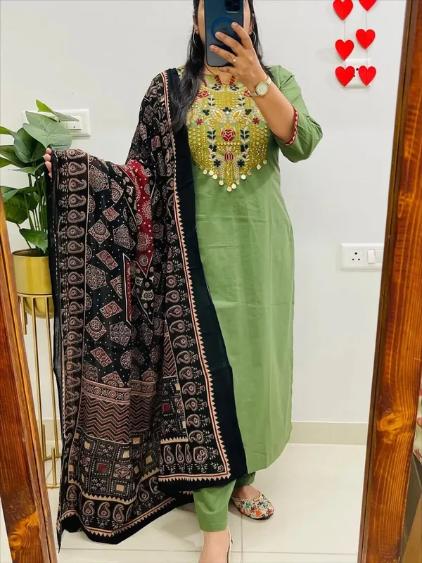 Light_Green_Cotton_Slub_Kurta_Set_With_Floral_Dupatta_For_Women