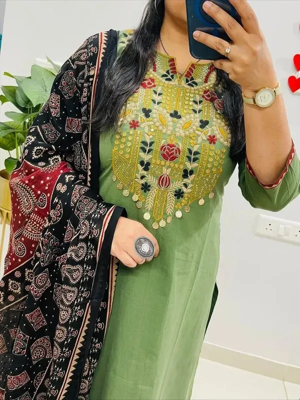 Light_Green_Cotton_Slub_Kurta_Set_With_Floral_Dupatta_For_Women