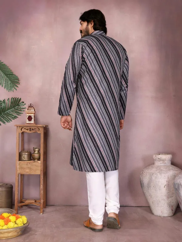 Black_Cotton_Straight_Striped_Kurta_For_Men