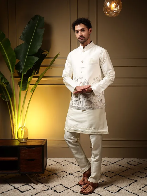 Ivory_Viscose_Silk_Straight_Embroidered_Kurta_Set_For_Men