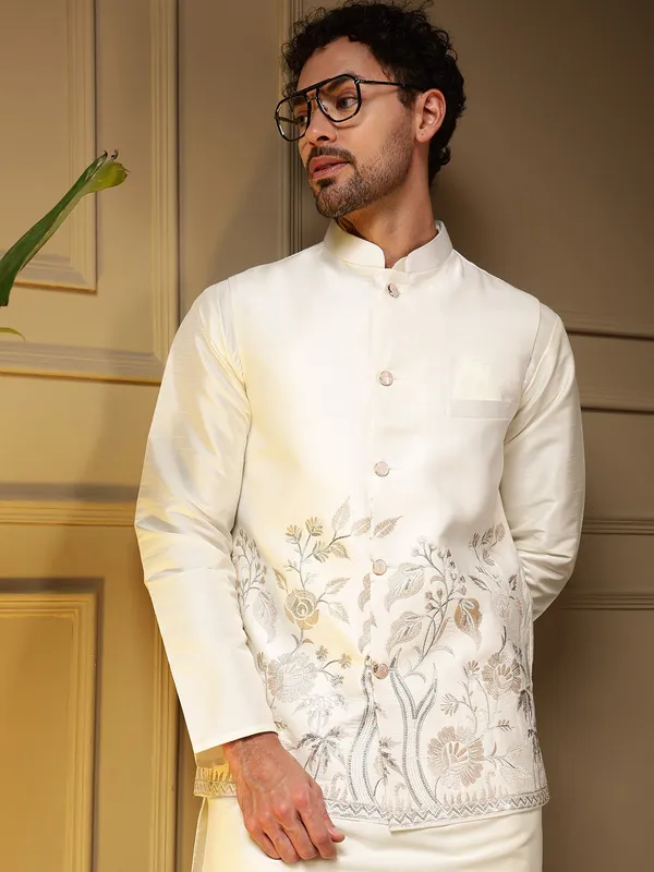 Ivory_Viscose_Silk_Straight_Embroidered_Kurta_Set_For_Men