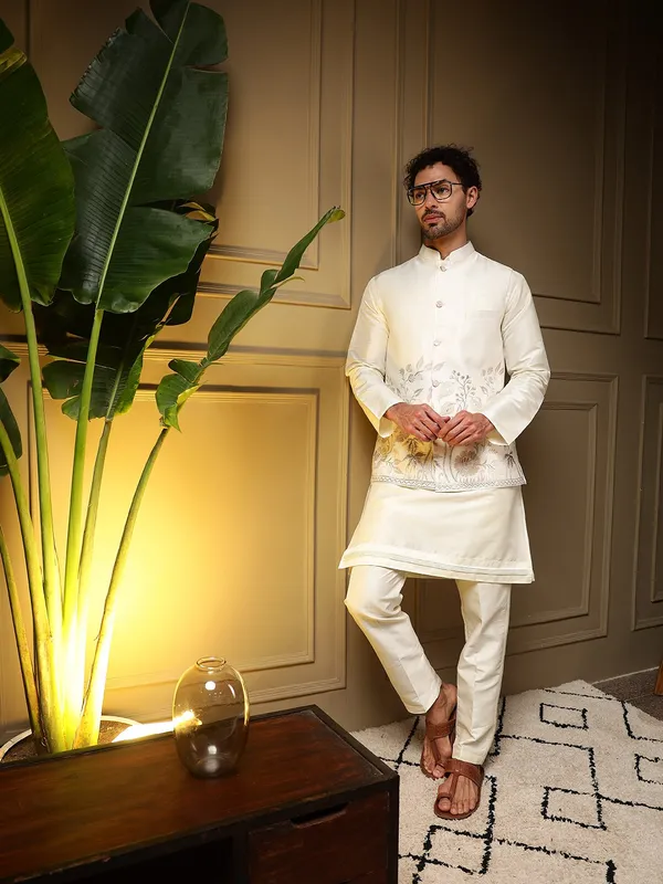 Ivory_Viscose_Silk_Straight_Embroidered_Kurta_Set_For_Men