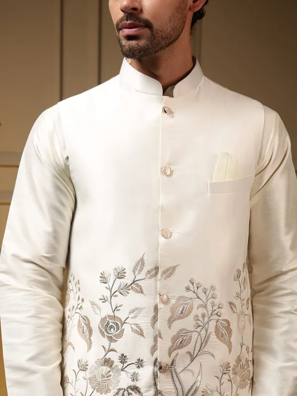 Ivory_Viscose_Silk_Straight_Embroidered_Kurta_Set_For_Men