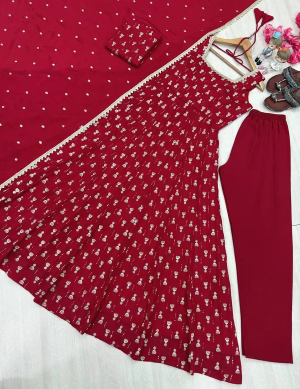 Launching_New_Party_Wear_Look_Pur_Chinon_Anarkali_Gown,Dupatta_&_Bottom_Set👗