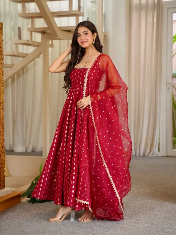 Launching_New_Party_Wear_Look_Pur_Chinon_Anarkali_Gown,Dupatta_&_Bottom_Set👗