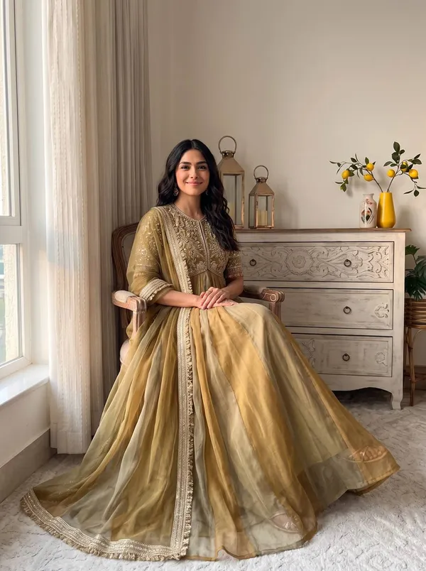Launching_New_Party_Wear_Look_Pur_Nc_Moss_Gown,Dupatta_&_Bottom_Set