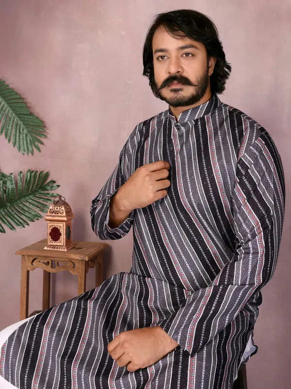 Black_Cotton_Straight_Striped_Kurta_For_Men