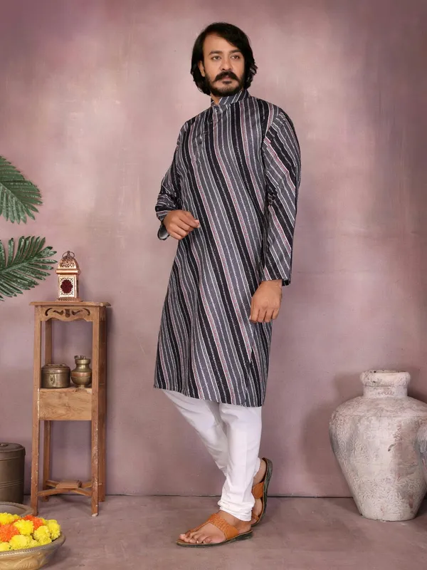 Black_Cotton_Straight_Striped_Kurta_For_Men