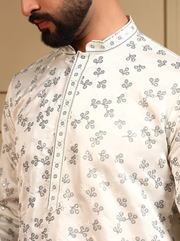 off_white-_Star_Silk_Straight_Embroidered_Kurta_For_Men