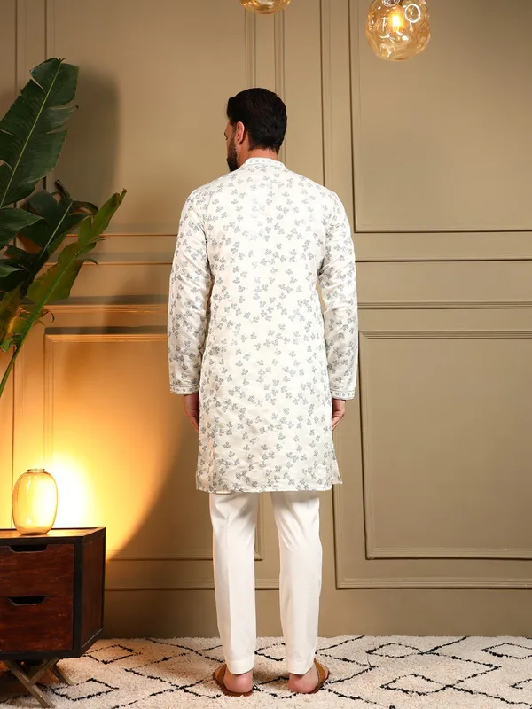 off_white-_Star_Silk_Straight_Embroidered_Kurta_For_Men