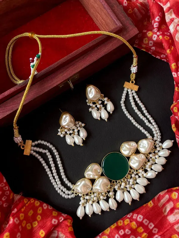 Sea_Shell_With_Big_Round_Monalisa_Stone_Choker_With_Earring_Set_For_Women_&_Girls