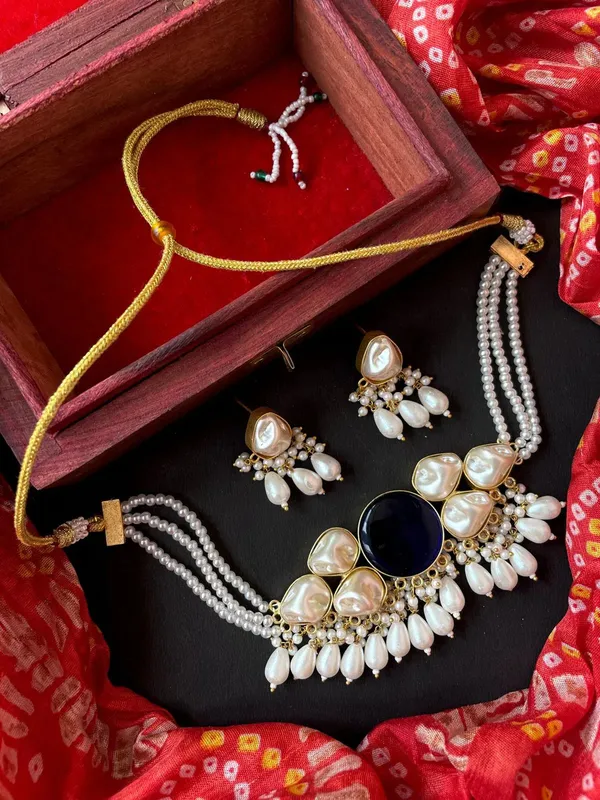 Sea_Shell_With_Big_Round_Monalisa_Stone_Choker_With_Earring_Set_For_Women_&_Girls