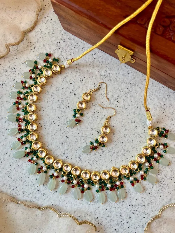 Kundan_With_Stones_Beads_And_Cheer_Choker_With_Earring_Set_For_Women_&_Girls