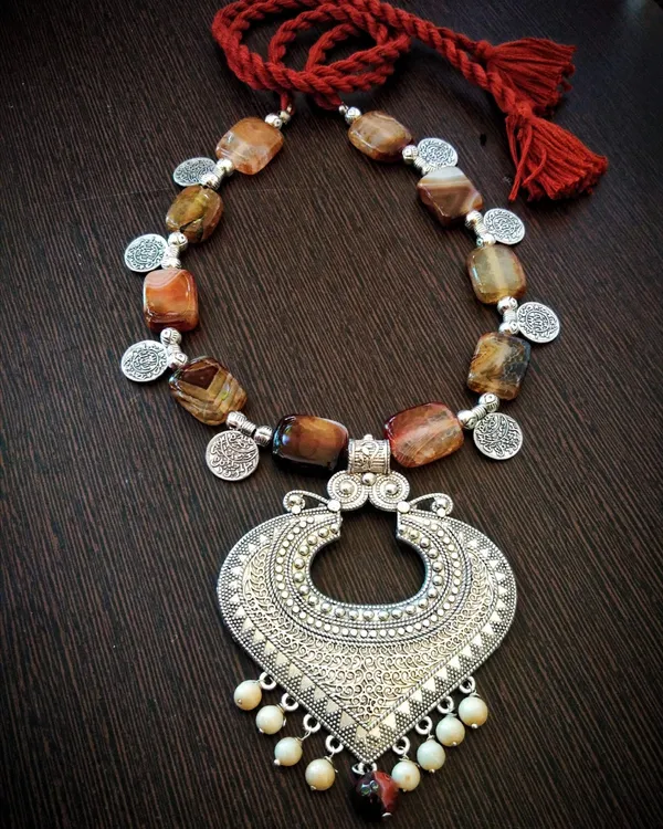 Silver_Dark_Petal_Necklace_Onyx_Stones