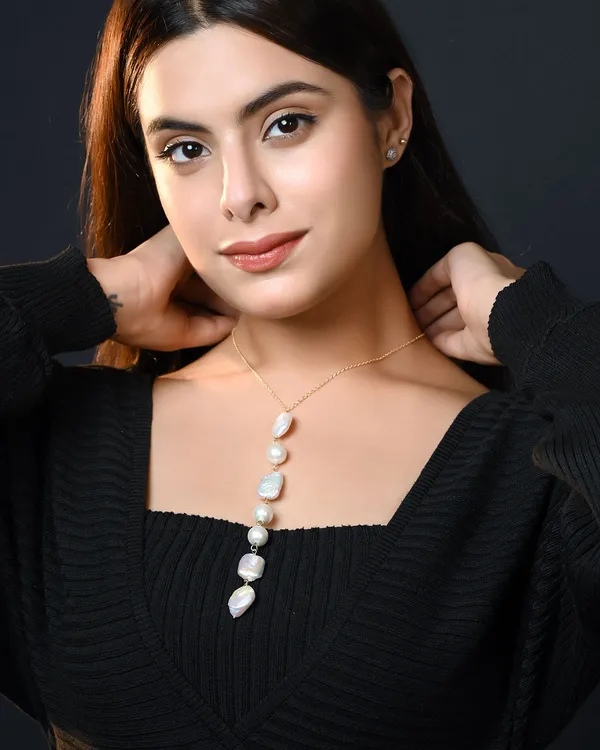 White_Dew_Drops_Chain_Necklace_With_Freshwater_And_Shell_Pearls