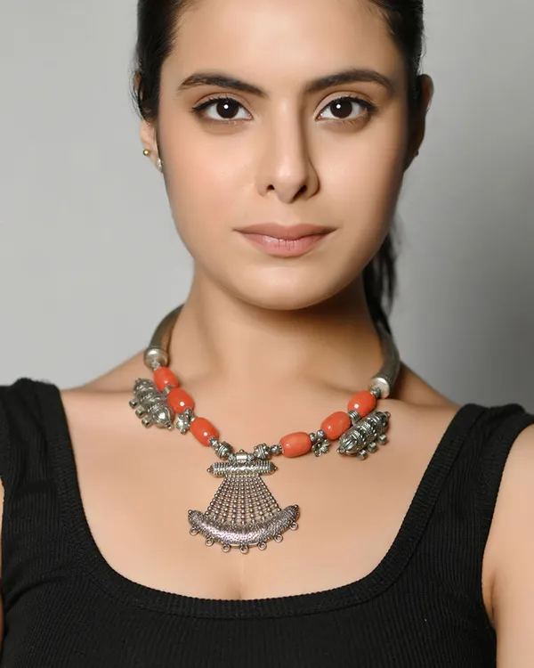 Silver_Mystic_Wave_Necklace_Onyx_Stones