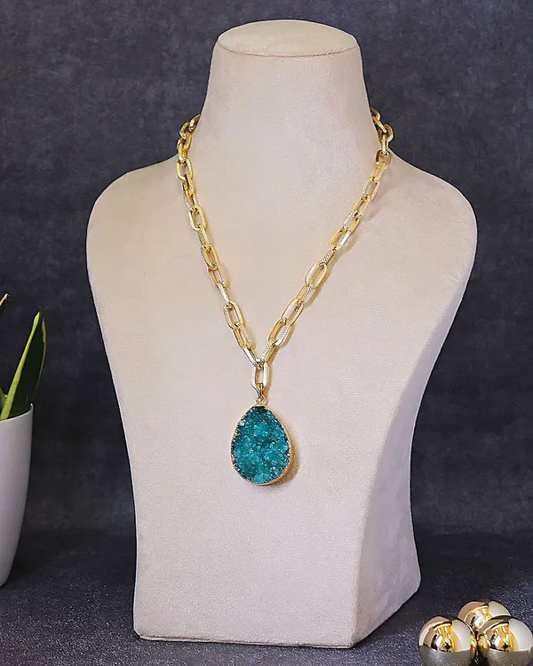 Green_Crystal_Core_Necklace_Druzy_Stone_And_Chain