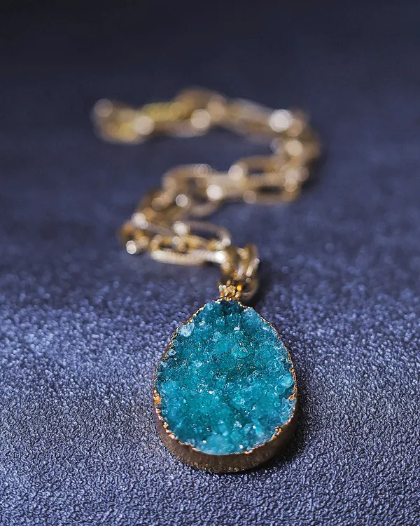 Green_Crystal_Core_Necklace_Druzy_Stone_And_Chain