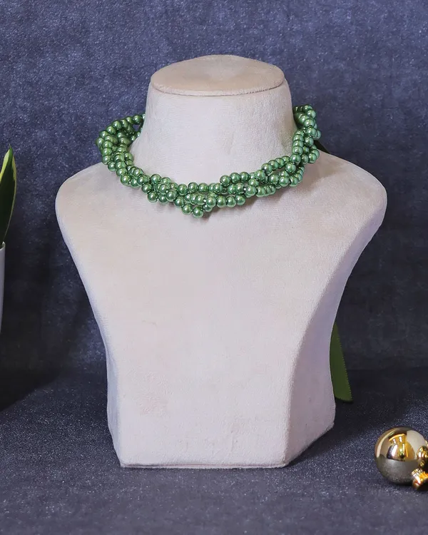 Green_Radiant_Thread_Choker_Green_Necklace_Cum_Hairband_With_Shell_Pearls